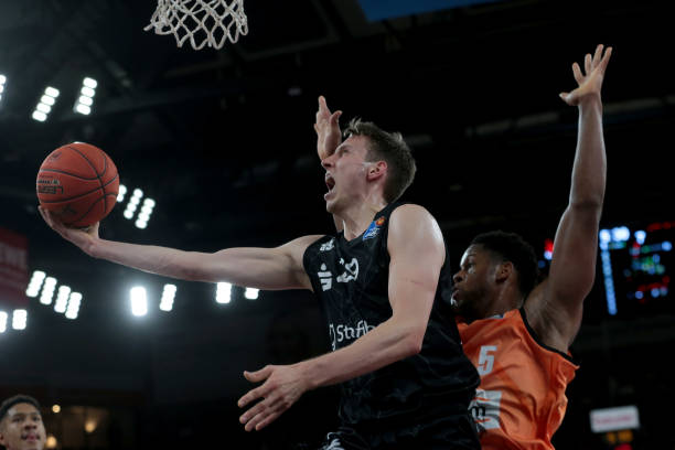 表现出色 表现出色