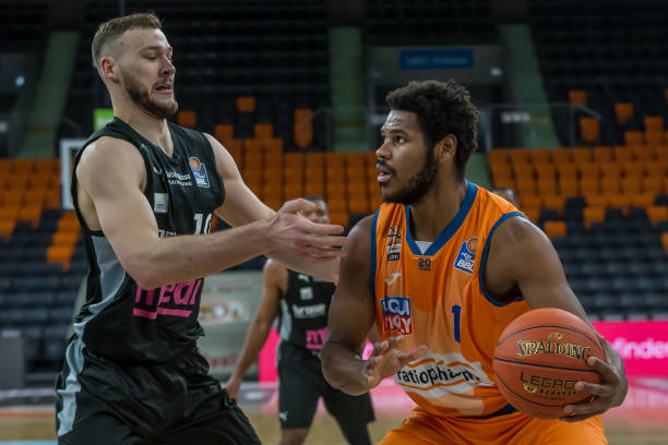 随着恩瓦内 随着恩瓦内