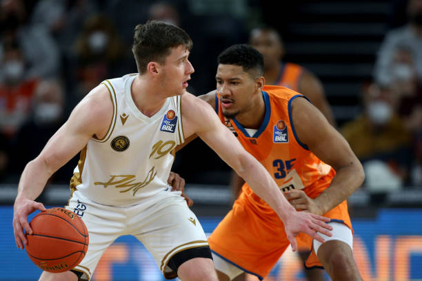 并称赞这是 并称赞这是